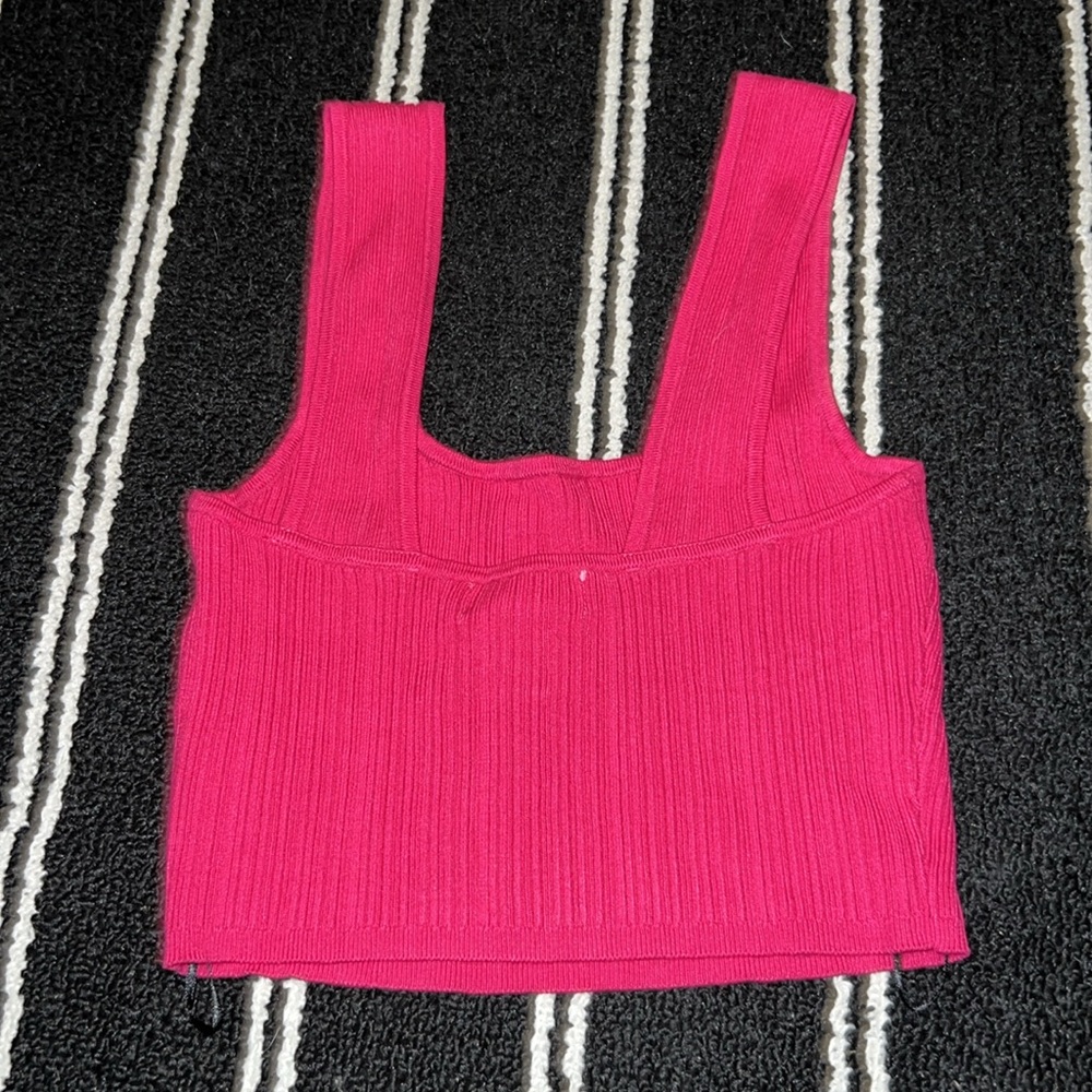H&M Pink Ribbed Cropped Tank - Picture 3 of 3